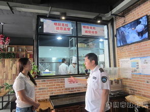华阴市食品药品监督管理局推进“名厨亮灶”改造工程，提升餐饮服务质量